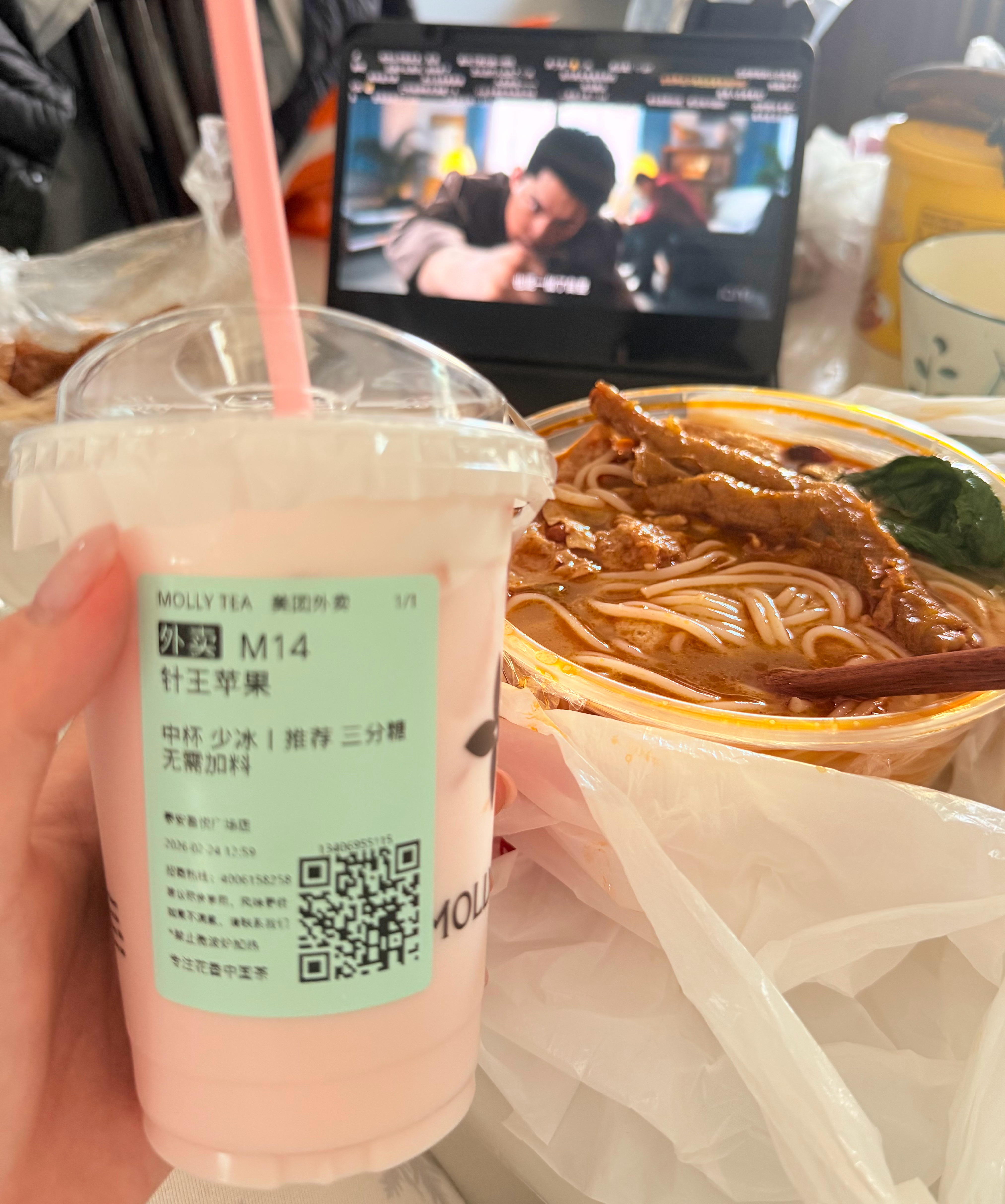 水果知道切块了  家务主动干了 到点知道给洗头了 孩子长大了