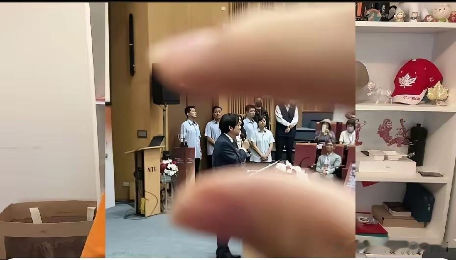“老赖犹在，小王被撤”，不知道那个王同学现在是否后悔自己的这个玩笑，当他拍下照片