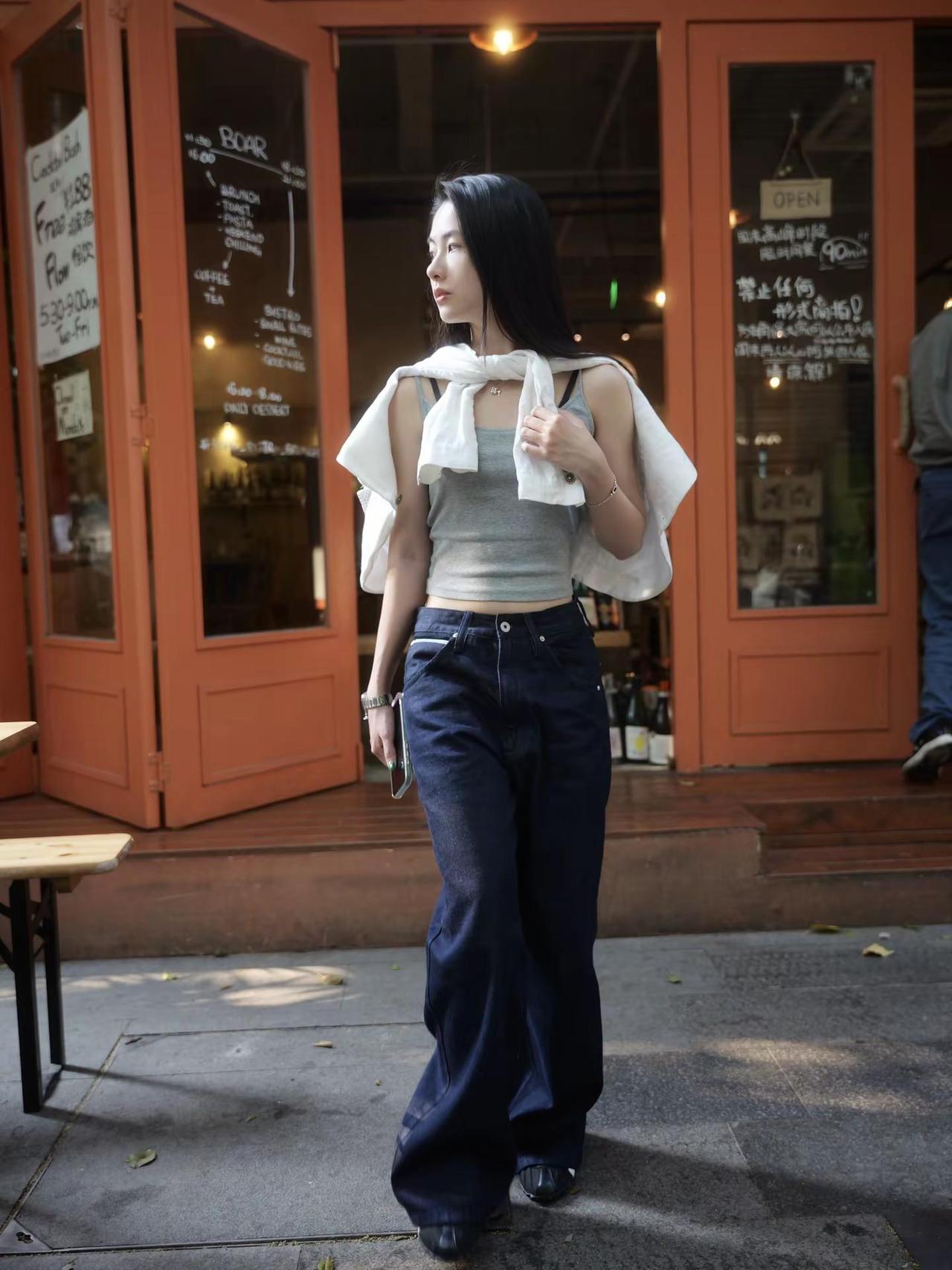 来了。ootd 穿搭 每日穿搭 牛仔裤搭配