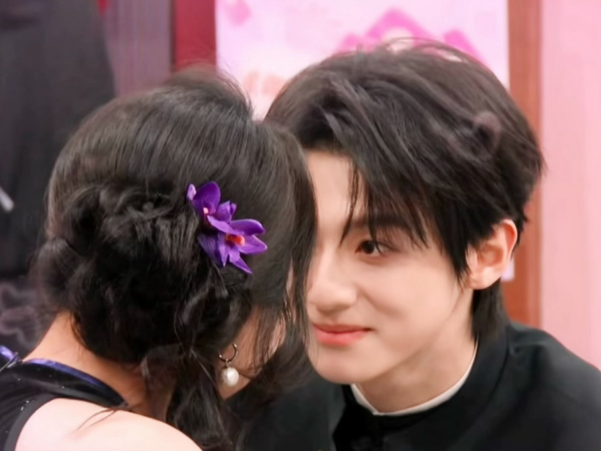 赖伟明别试探了，听我的去闯闯姐狗赛道在李雪琴赖伟明身上看到了cp感