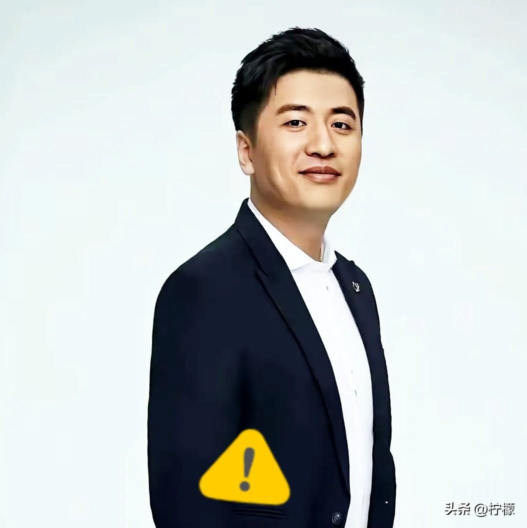 他走了，
留下一个妈，一个奶奶。
41岁。家里的顶梁柱，就这么没
了。

前两年