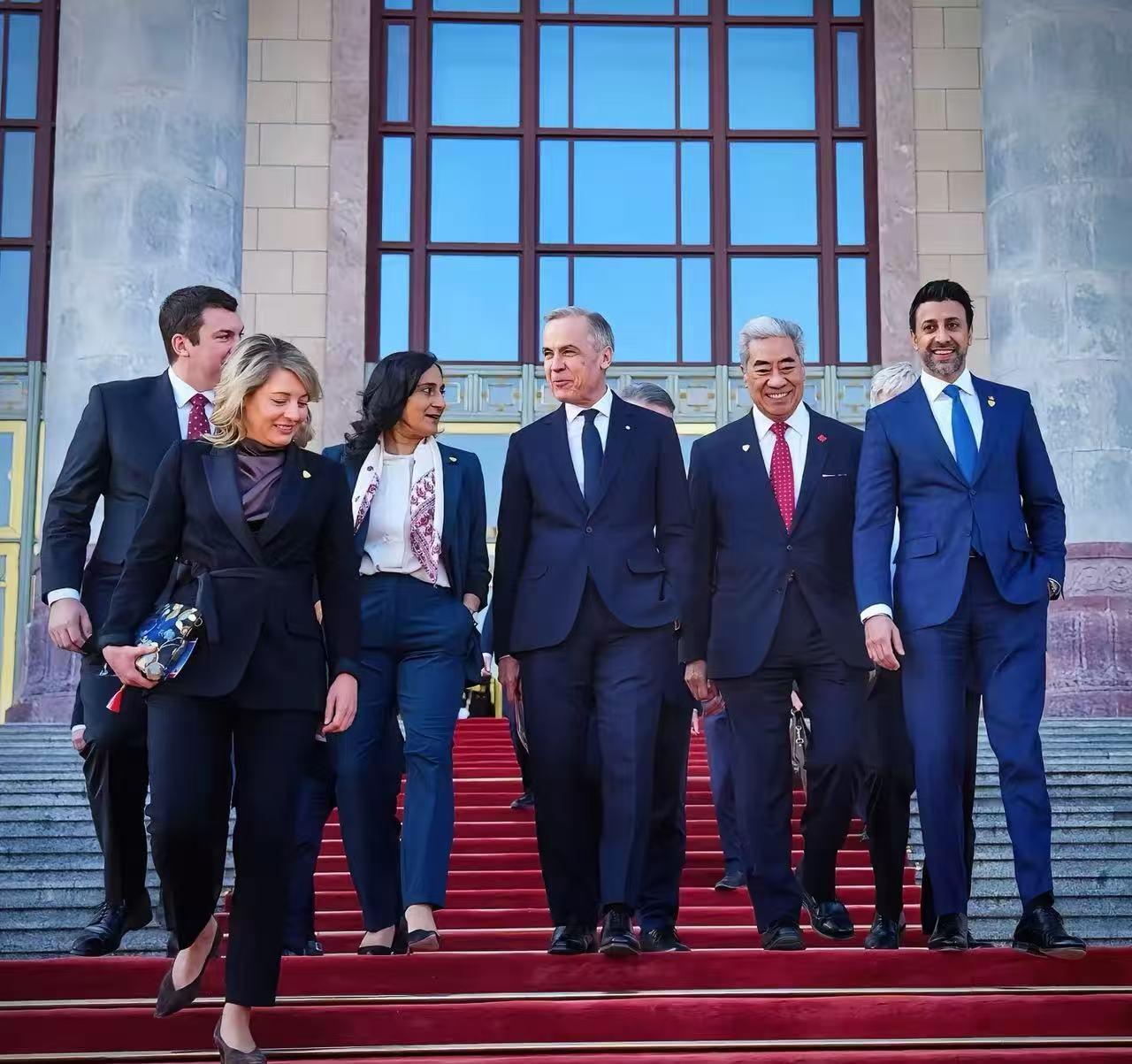 美国彻底死心了
令特朗普没想到的是，在当地时间5日，加拿大总理卡尼正式宣布了电动