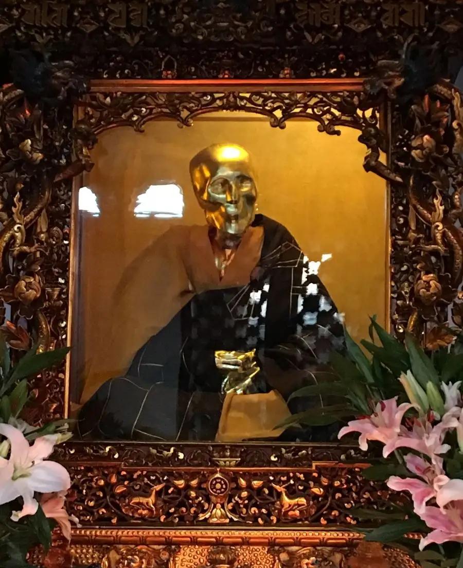 1995年，九华山一尼姑绝食7日圆寂，坐缸3年开缸后竟然有惊人的发现。

当19