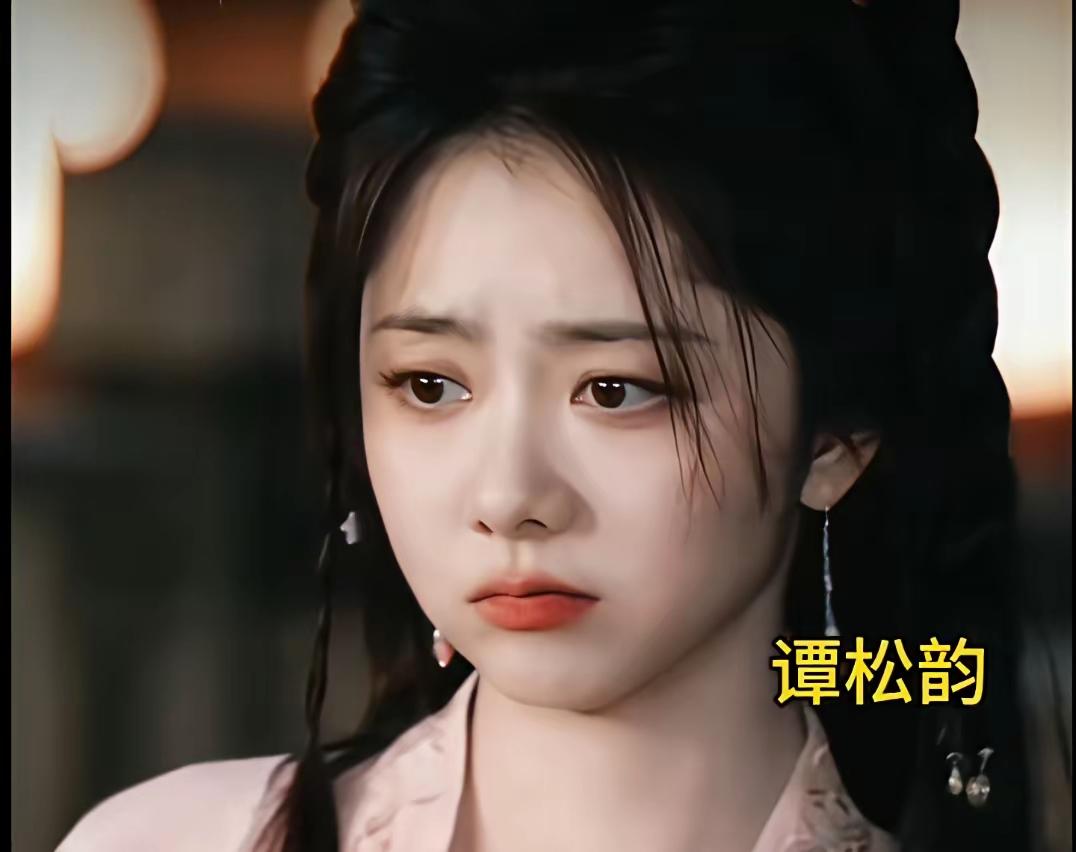 梦回青涩十七岁，一位灵气十足，一位元气满满，皆是亮眼少女。十七岁氛围感拉满，两人