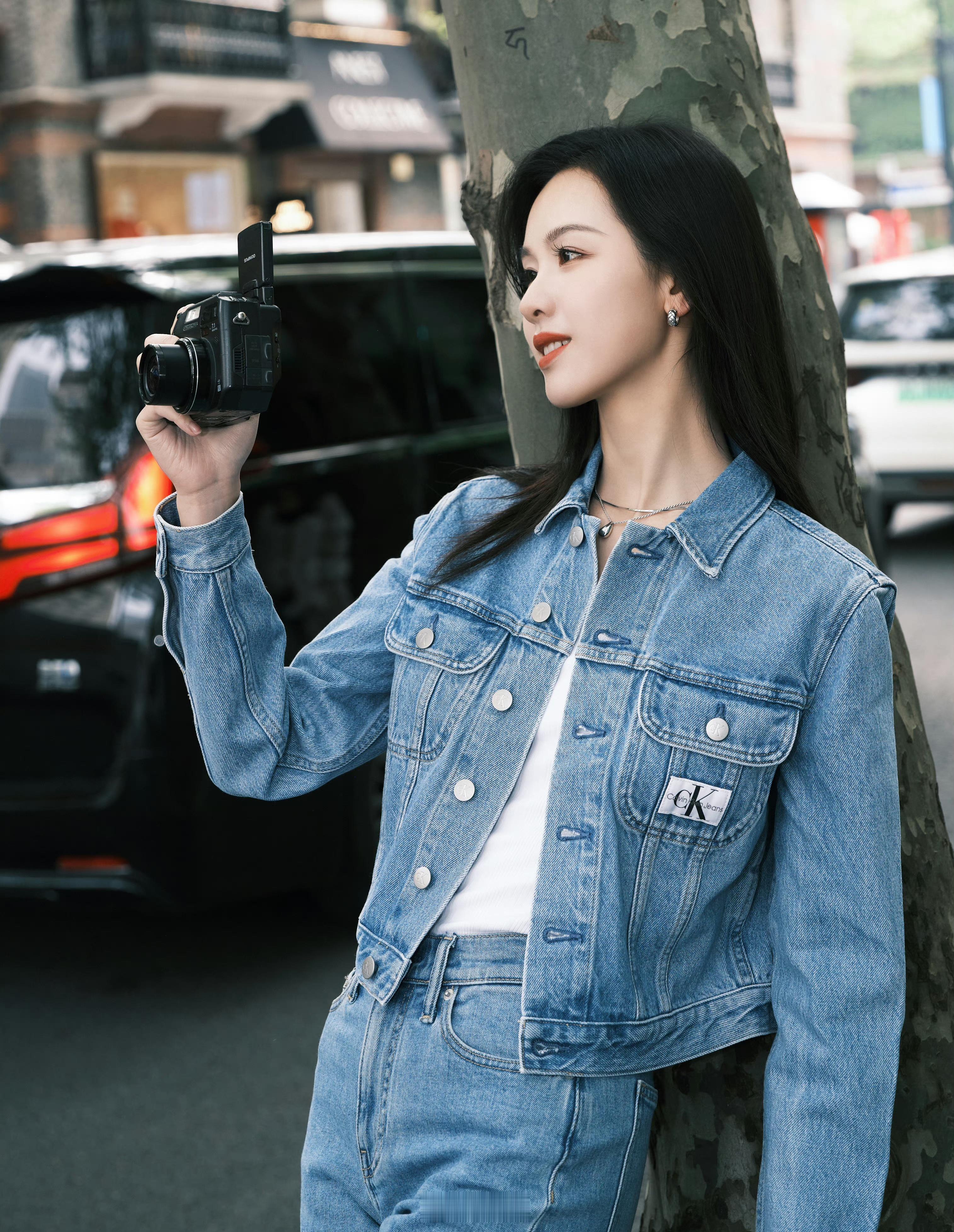 今日是都市摩登丹宁女孩儿 ​​​