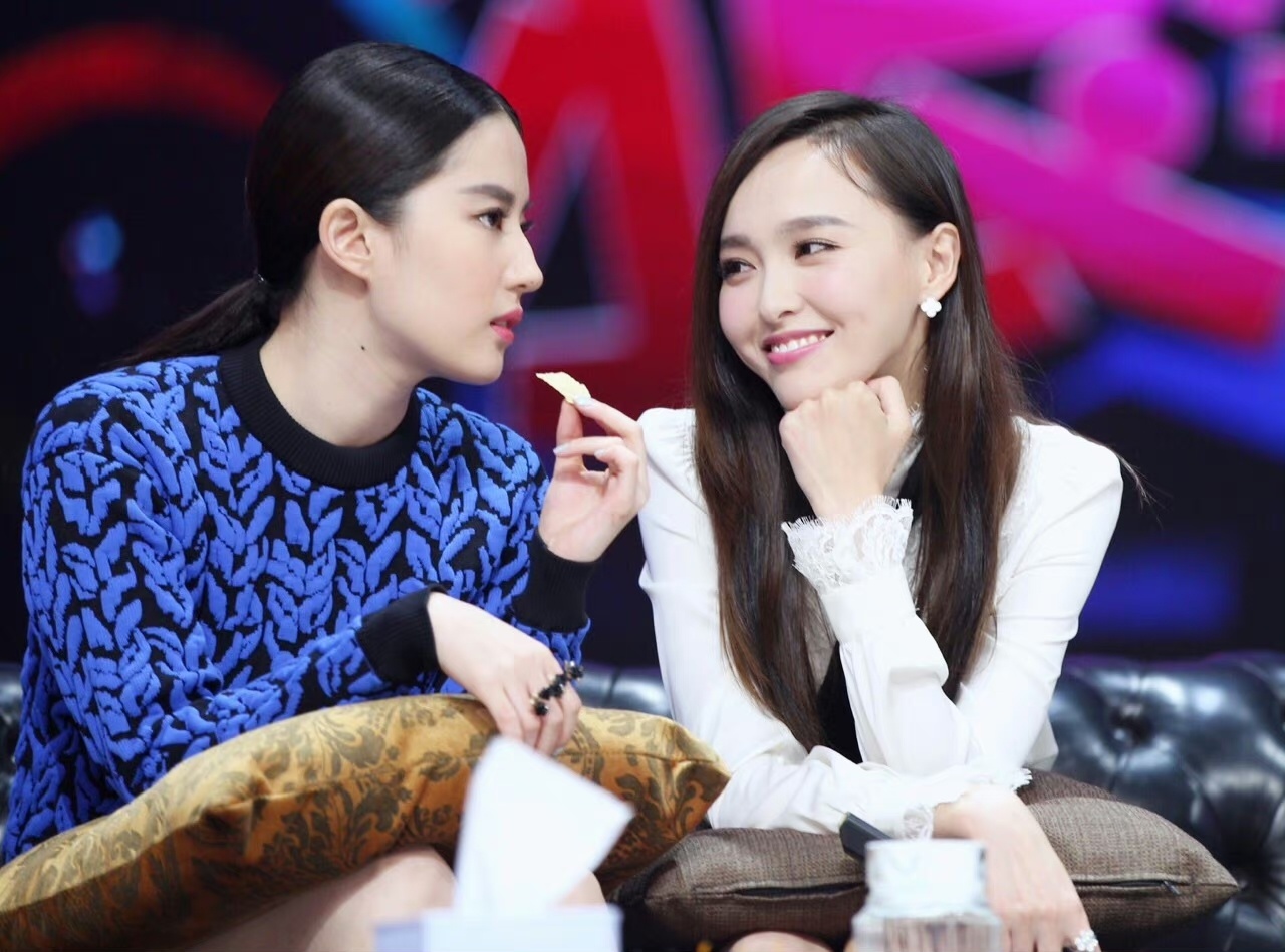 👩🏻‍🦰同框唐嫣 & 刘亦菲 ​​​