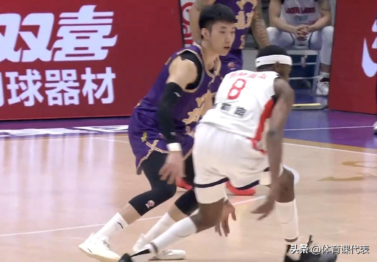 一场当两场打的比赛，北控男篮主场1分险胜广州赢得关键卡位战！北京时间2026年4