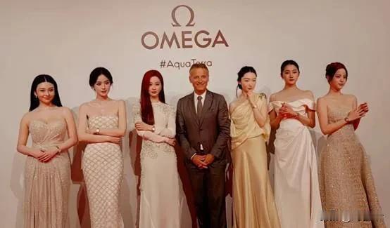 成都这一夜：邱淑贞女儿身材优越，刘诗诗面相变了，古力娜扎赢麻了古力娜扎 邱淑贞