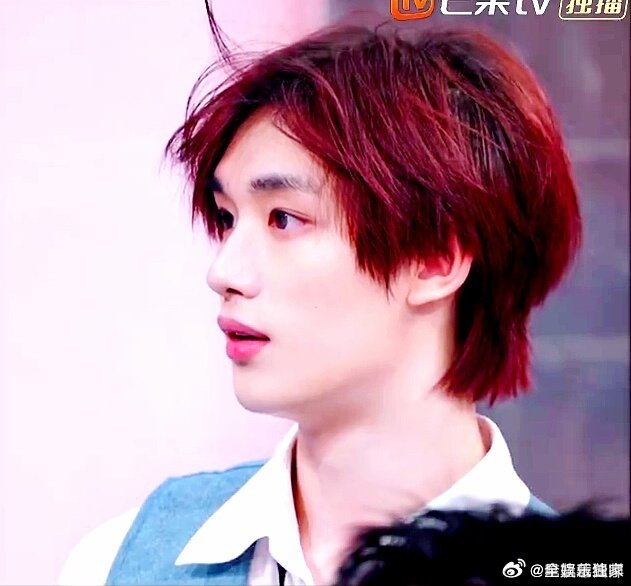 丁程鑫你好星期六 丁程鑫综艺感超强，玩游戏机智又有梗，全程高光不断。你好星期六