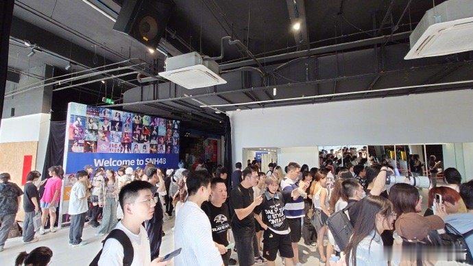 SNH48青春盛典8月2日盛典终章在即，女孩们的粉丝太给力啦！从各种创意应援就能