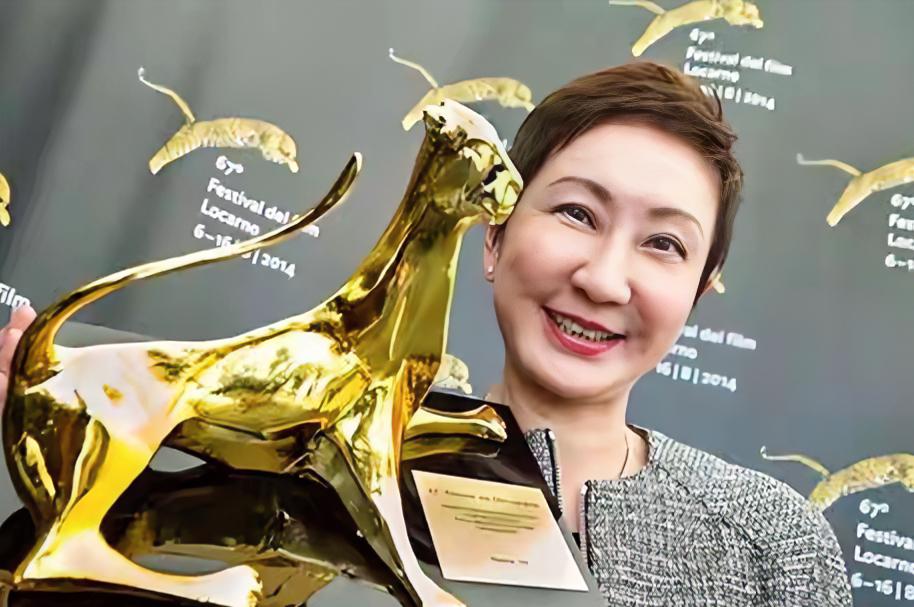 施南生始终记住她母亲的一句话
早年施南生归国打算投身影视，母亲告诫她：“你要靠别