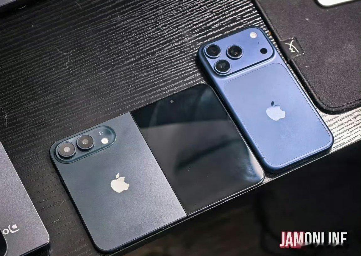 iPhoneUltra黑色机模，光看图片，感觉手感应该不错。作为iPhone的首