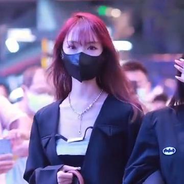 每个人都要经过这个阶段，看见一座山就想知道山的后面是什么。我想告诉他可能翻过山后