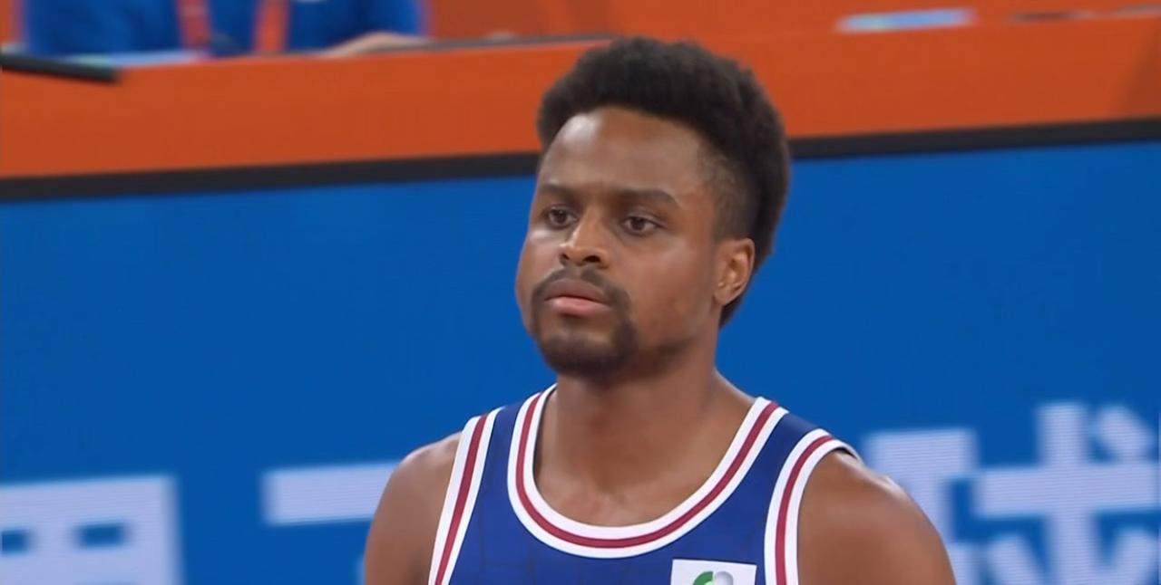 nba级别外援，上海男篮签10+3锋线，搭档王哲林 配置4外援冲击4强
上海男篮