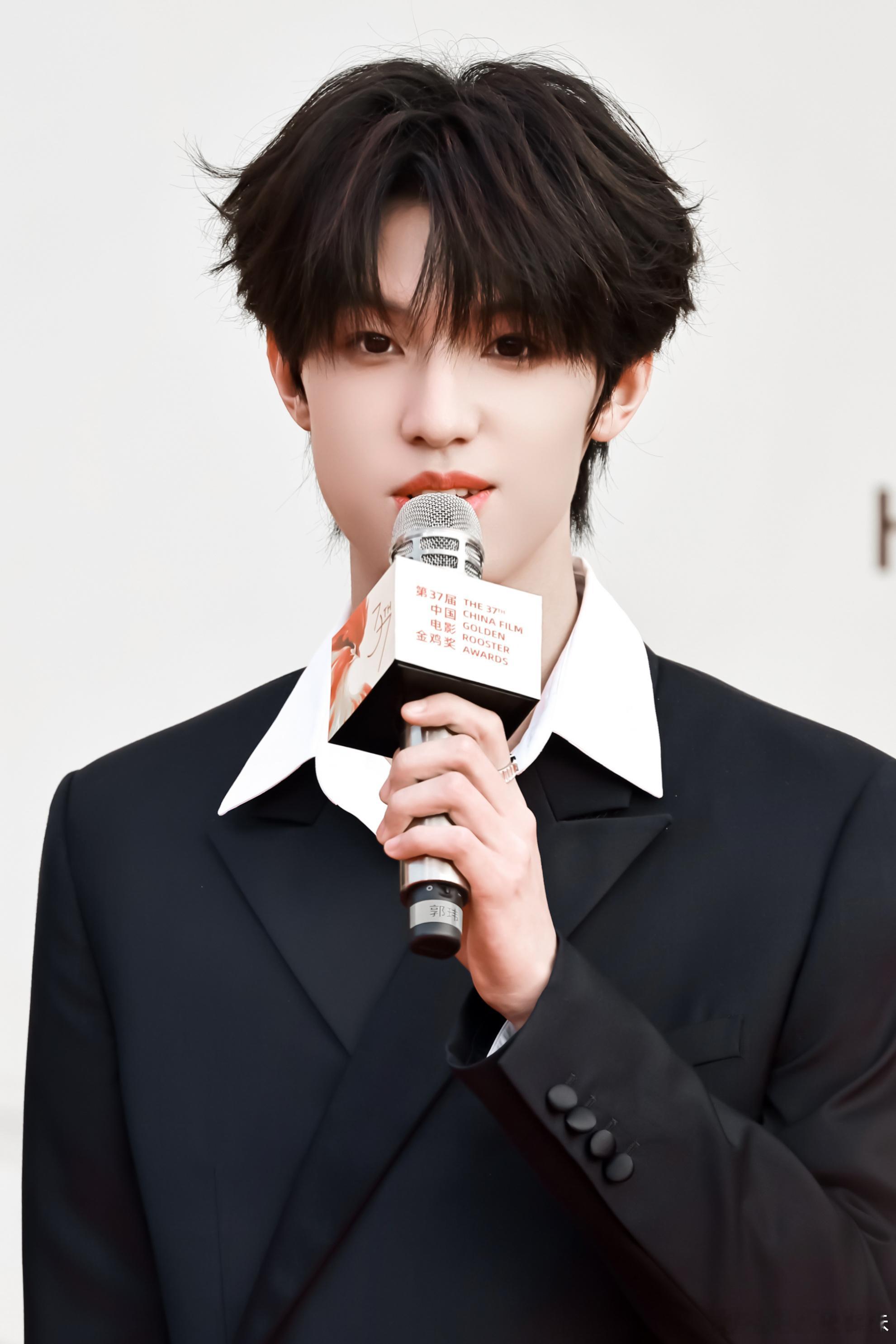 金鸡那会儿还能看到肉乎乎的脸颊小包子呢 