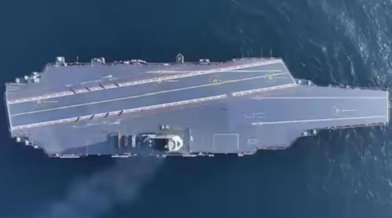 中华人民共和国正式向全世界宣告两件大事：
​第一件就是，我们的福建舰航母正式服役