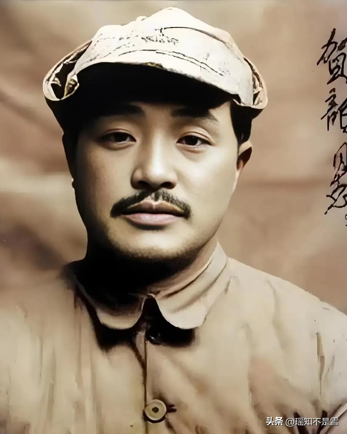 1936年红军胜利会师后，周总理一脸愁容的问贺龙：以后谁来统一指挥大军呢？贺龙当