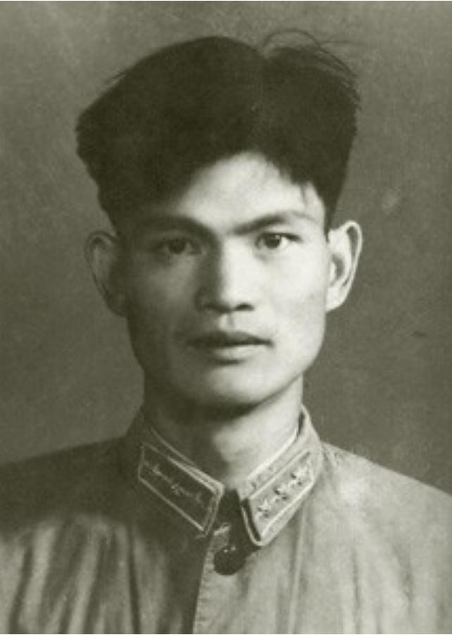 王来征 山东泰安人，1930年1月出生，1944年春参加鲁南抗日独立营，时年14