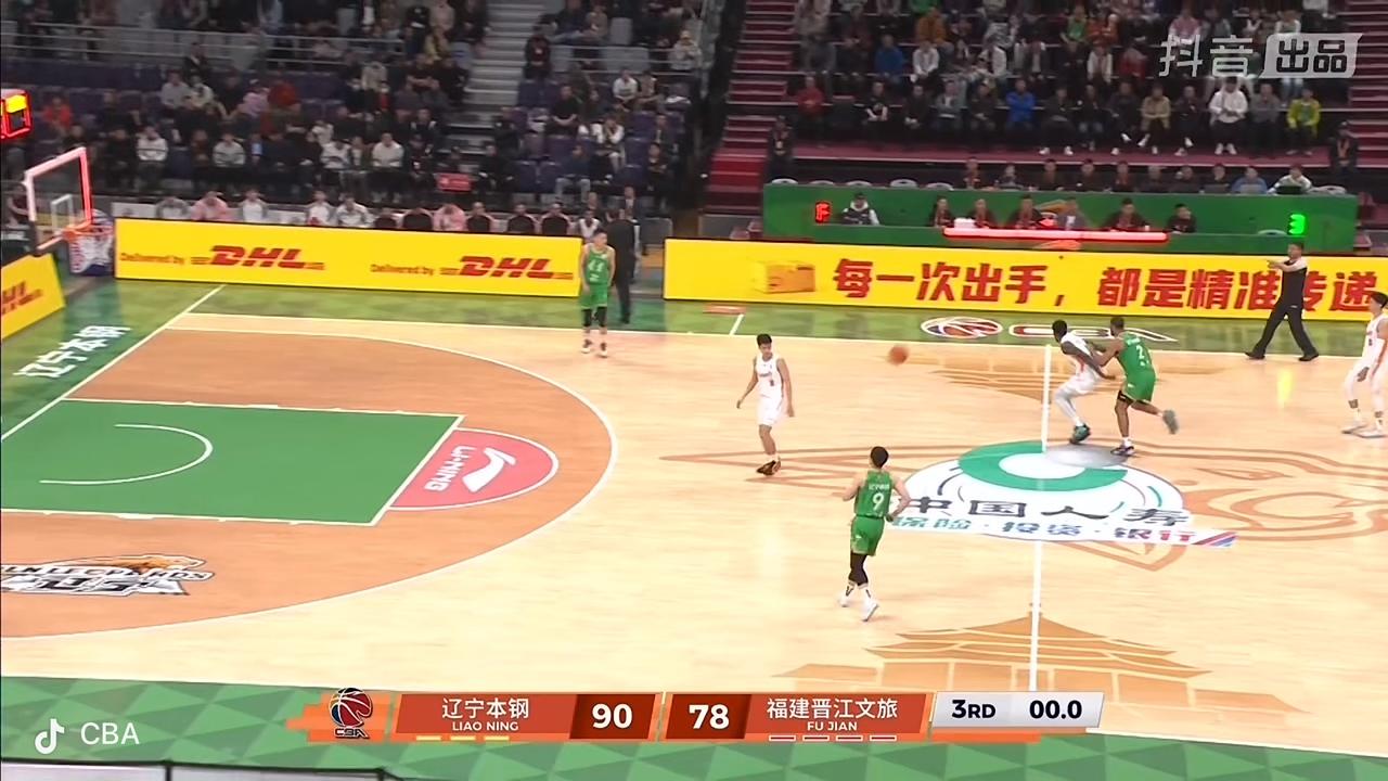 皮特森这是打疯了吗？

       在刚刚结束的辽宁本钢男篮主场迎战福建晋江文