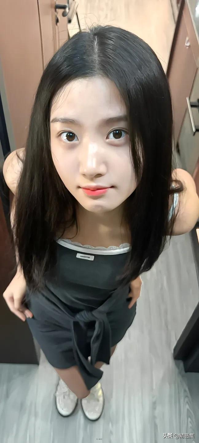 元气满满的一天，从清新穿搭开始！🌞👗👟