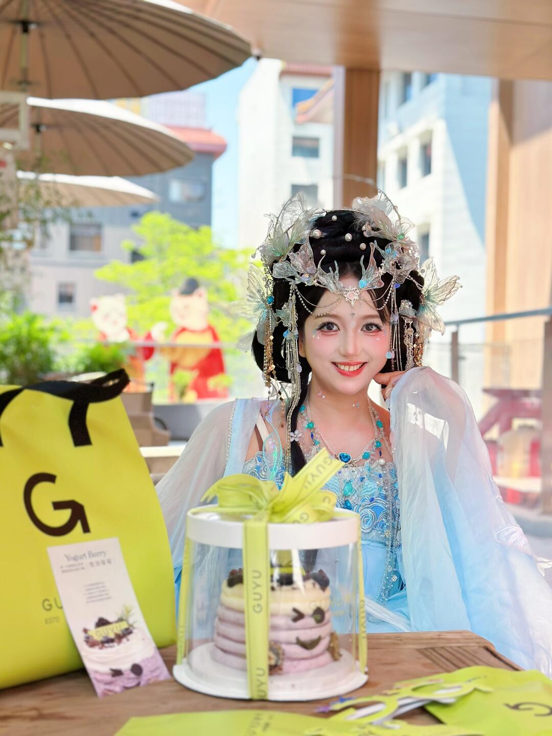 🌸汉服少女夏日甜点｜被雪顶莓莓美到失语！