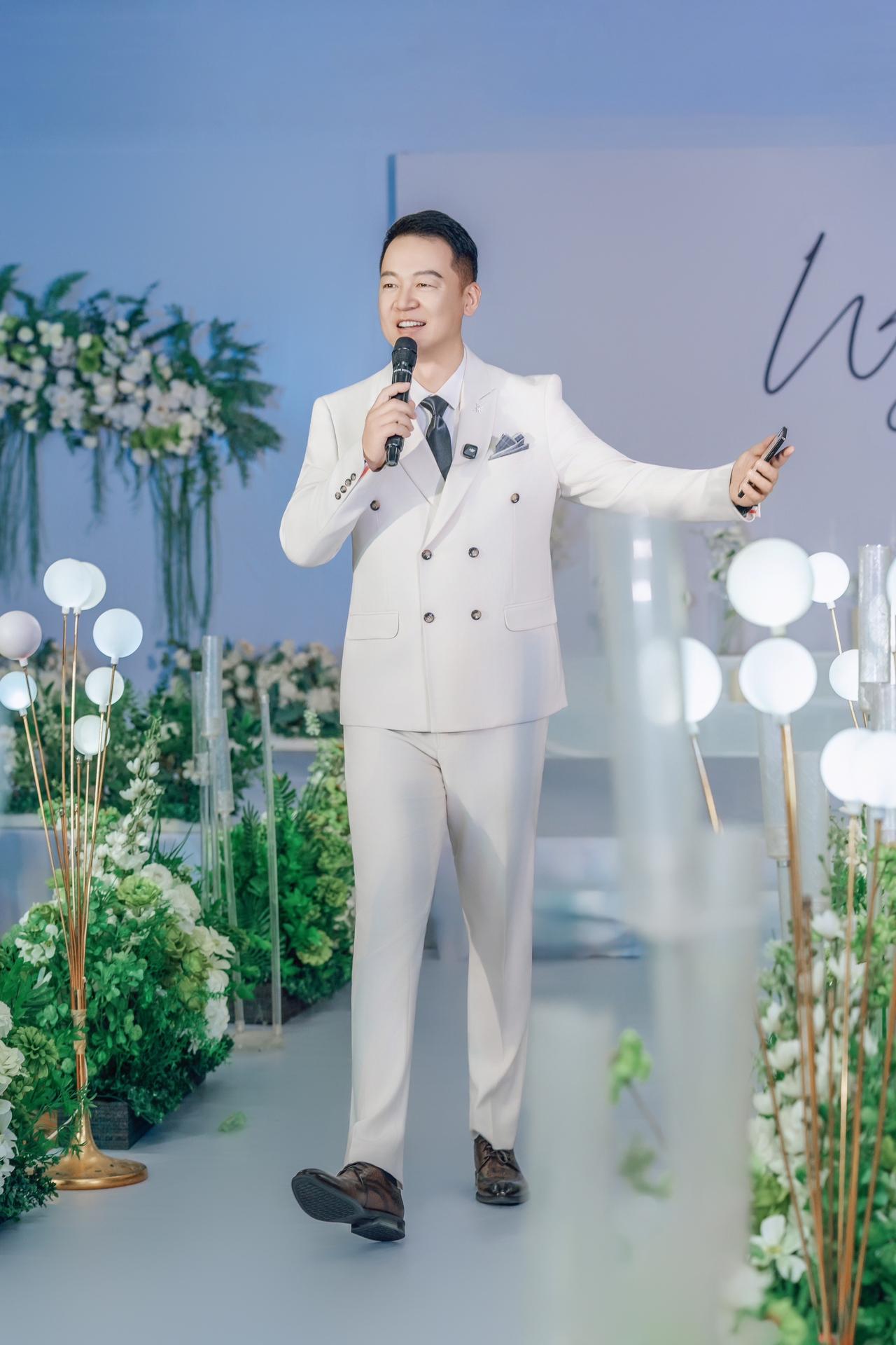 圆满礼成歌曲山高路远谁又懂我爱了好几年 婚礼主持