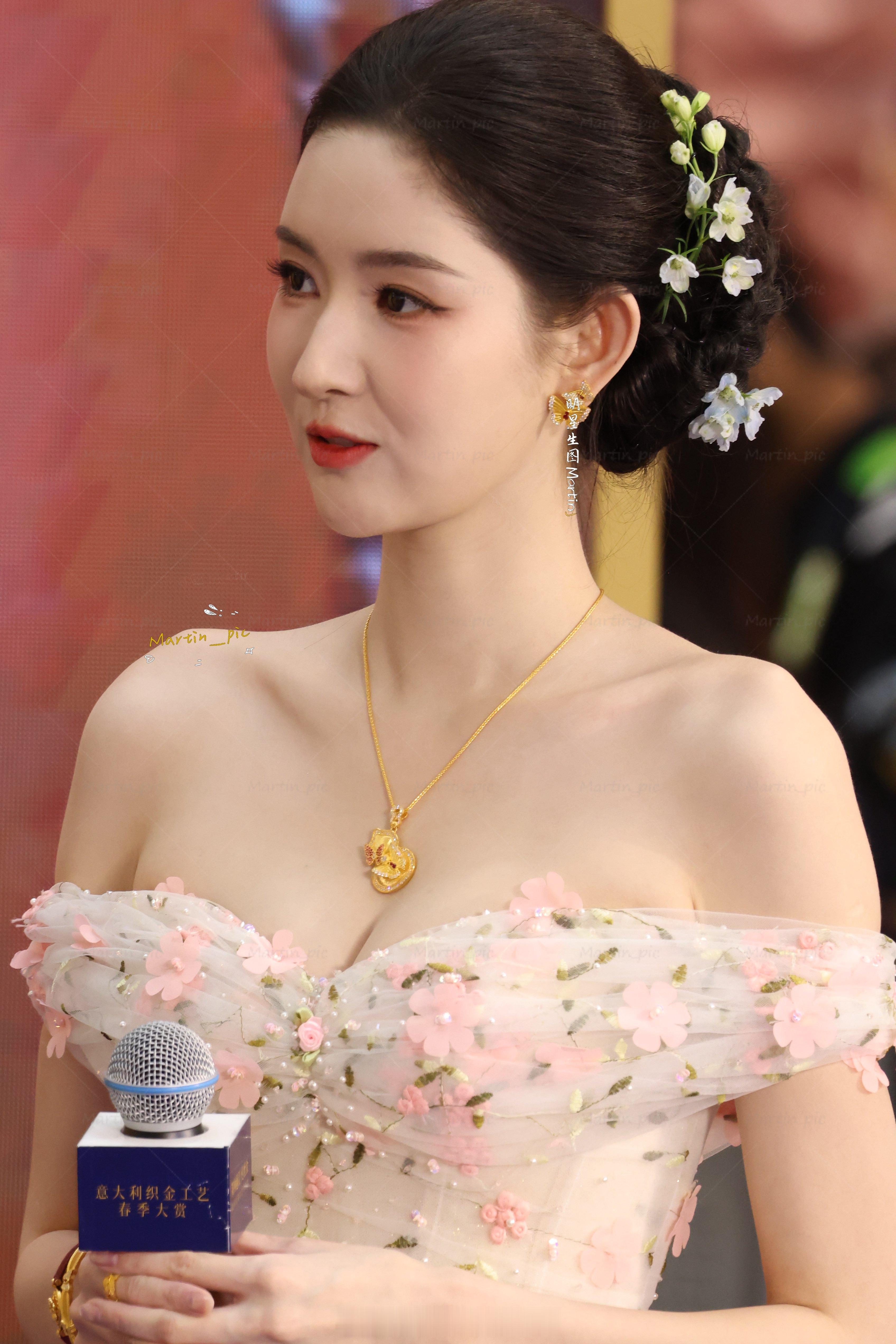 王玉雯  王玉雯 今日份站台生图掉落第三弹 姐姐今天给到夯王玉雯王玉雯未来可期