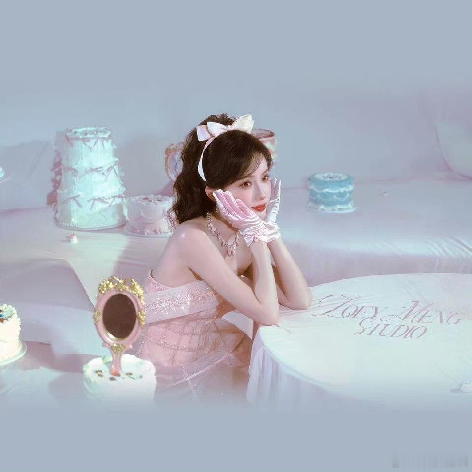 孟子义糖果系少女拜托，咱们孟姐也是个甜妹来的，这样的糖果系少女撒娇，我反正是要被