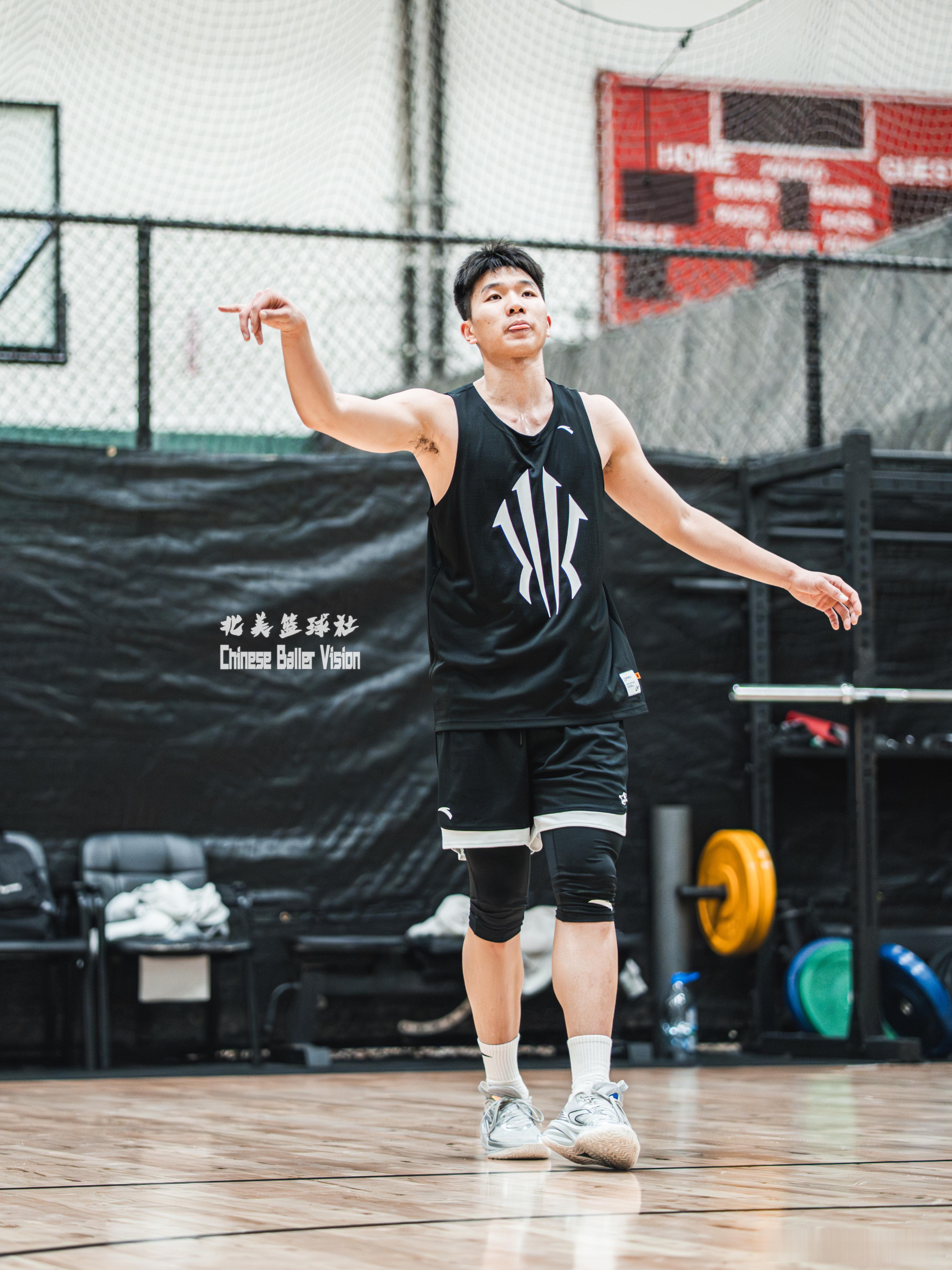 📷：石奎，隰泰诚，洛杉矶训练 