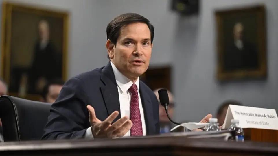 美国国务卿卢比奥出来给特朗普甩锅灭火了
 
就在这几日，全世界都以为那“川二八条