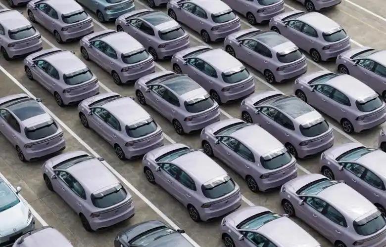"速成车"被叫停，一天3.6款新车，多少消费者在替车企做路试？

你花十几万买的