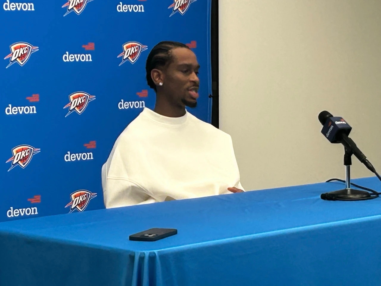 亚历山大点评全队今日表现：“赢下这种硬仗已融入球队的基因，我们深知如何赢得比赛。