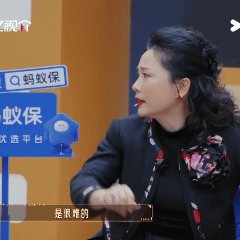 李诚儒治你的人来了无限超越班 李诚儒：谁要治？涛姐：我先坐这儿缓冲一下。网友：涛