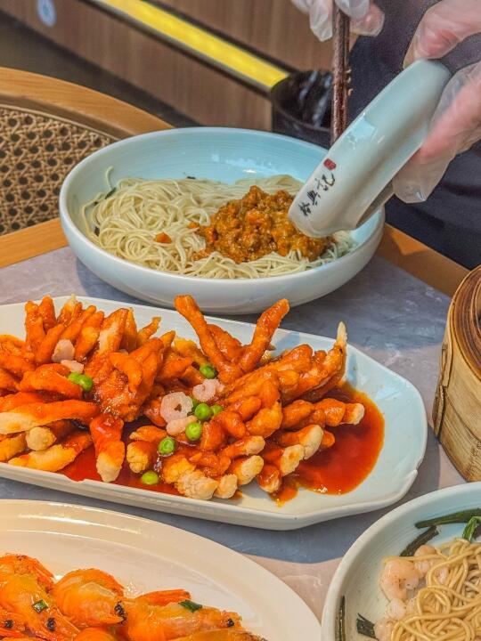 暑假旅游不可错过裕兴记·一顿蟹黄主题面食