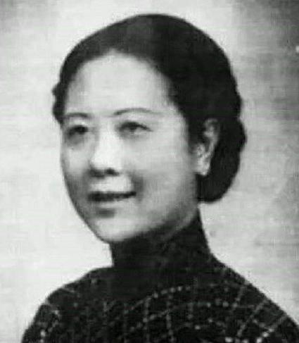 1940年，43岁于凤至胸前溃烂流脓，一老外却抱着她亲：你终于到了——这类说法流