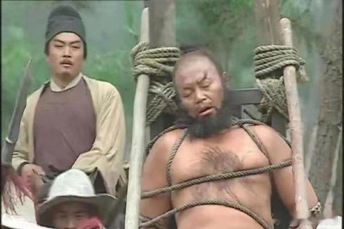 以前捆绑和现在捆绑人的方式对比，现在的导演从哪学来的 