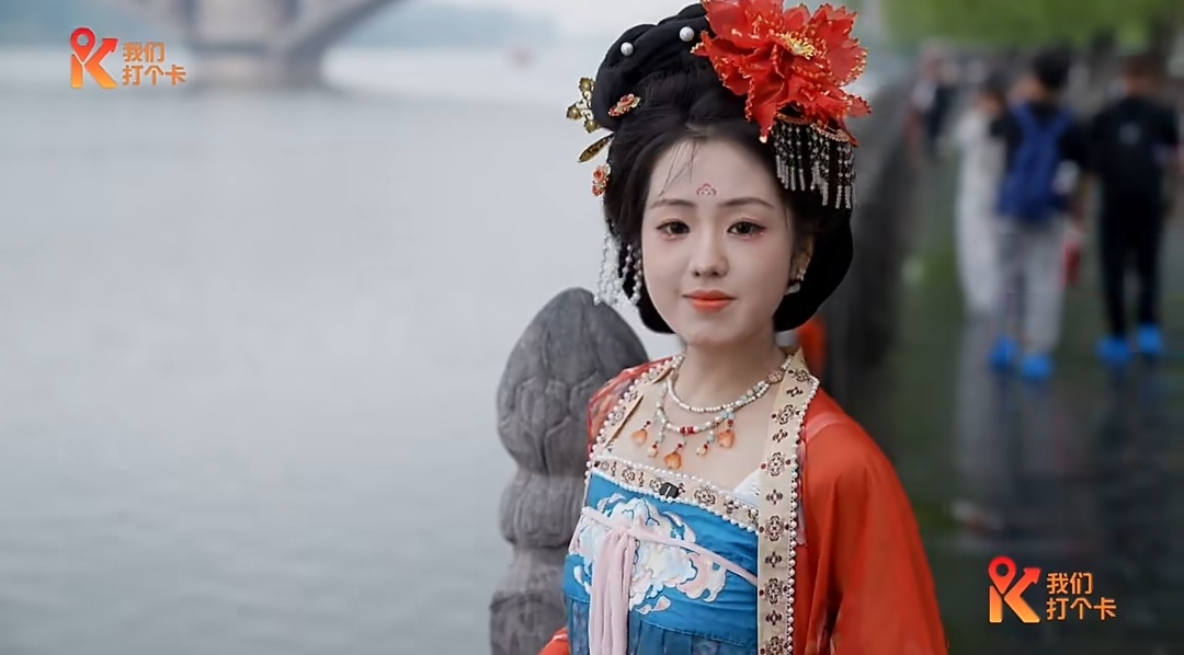 在洛阳龙门石窟沉浸感受千年风骨国庆打卡洛阳龙门石窟，品读北魏到唐代的石刻美学。打