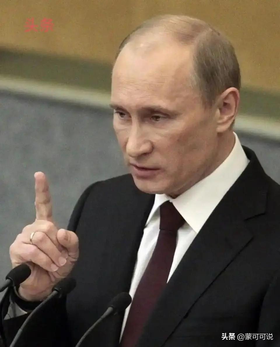 战斗民族也顶不住了？
俄罗斯突然找我们借人民币，一开口就是200亿！
西方把美元