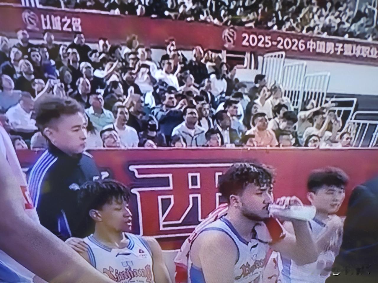 新疆伊力特队86:93客场惜败山西汾酒队
    4月11日晚上，CBA常规赛第