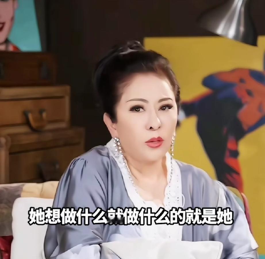 向太谈王菲，怎么欲言又止的

向太曾评价王菲，说她想干啥就干啥，比如和年纪很小的