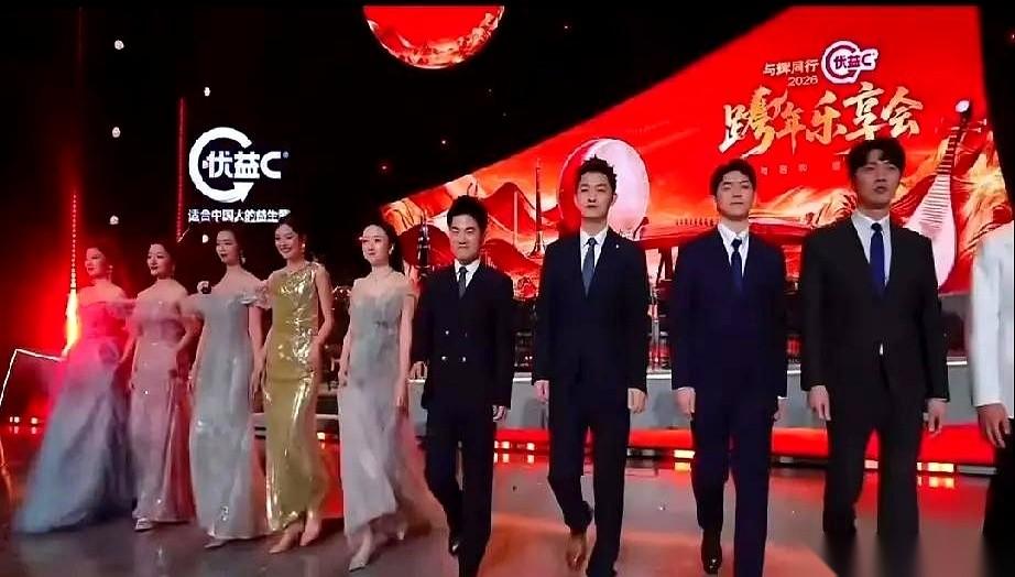 那场风波里，俞敏洪大概以为自己只是在处理一个员工。
他没想到，自己面对的，是几千