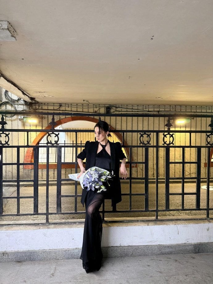 谁给黄梦莹做的造型这竟然是黄梦莹 她不再满足于当“清茶”，这杯美酒，显然更加醉人