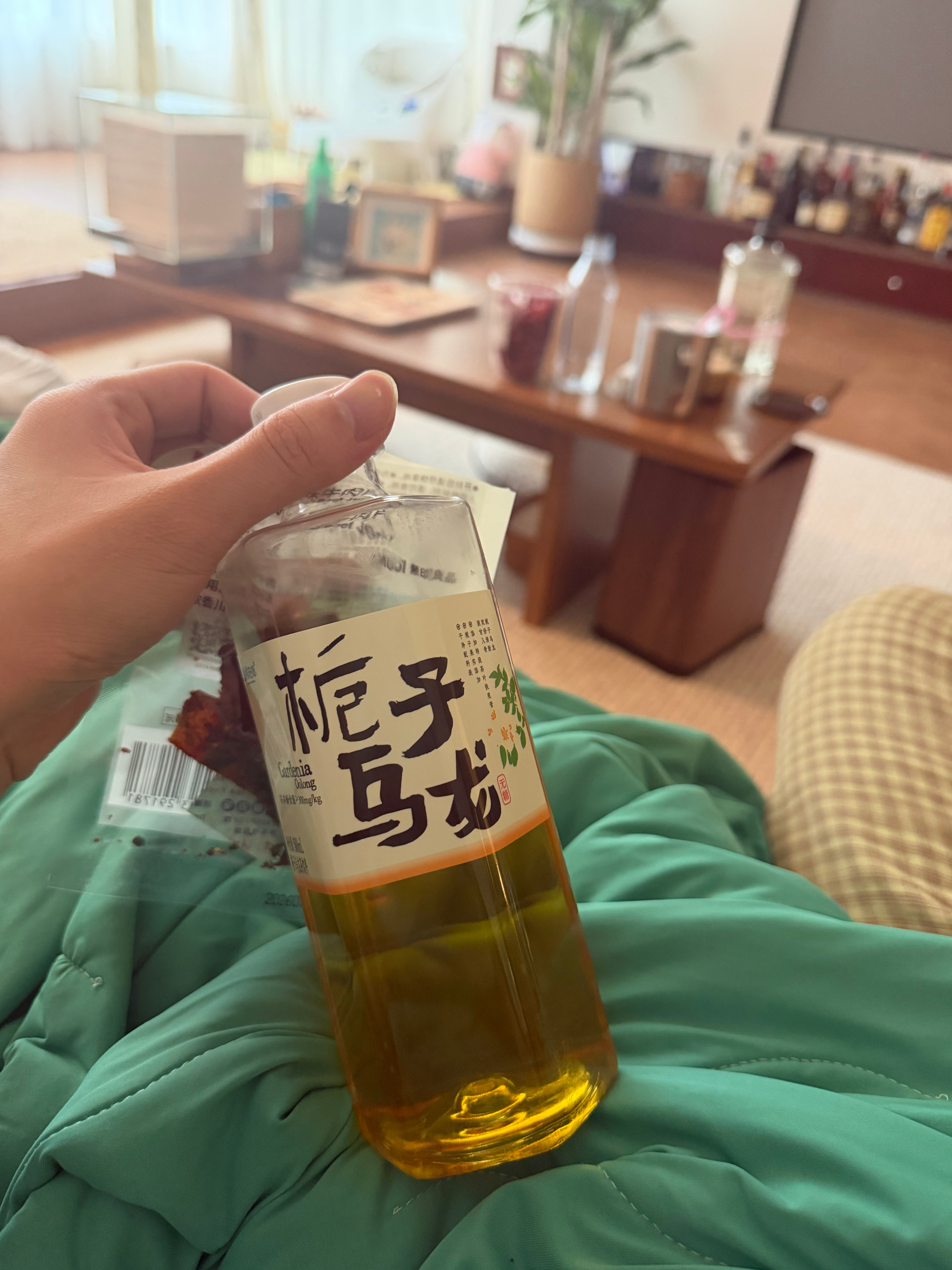 我又吃上了 就是好麻嘴巴 好辣 但他很适合减肥吃 因为吃到后面狂喝水就把自己喝饱