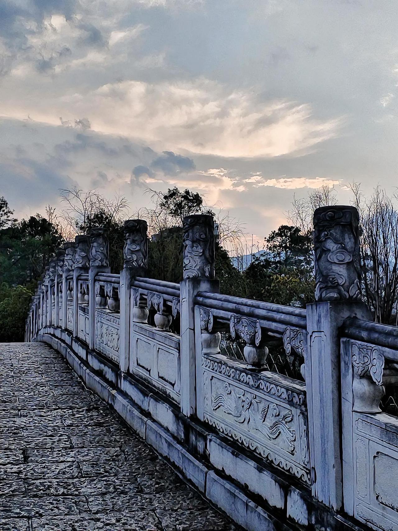 晒图笔记大赛 晒图笔记大赛
参加晒图笔记大赛，我定要分享桥上这如诗如画的风景。立