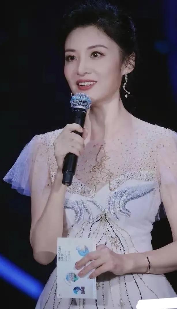 气质女神周涛的颜值你爱了吗？
