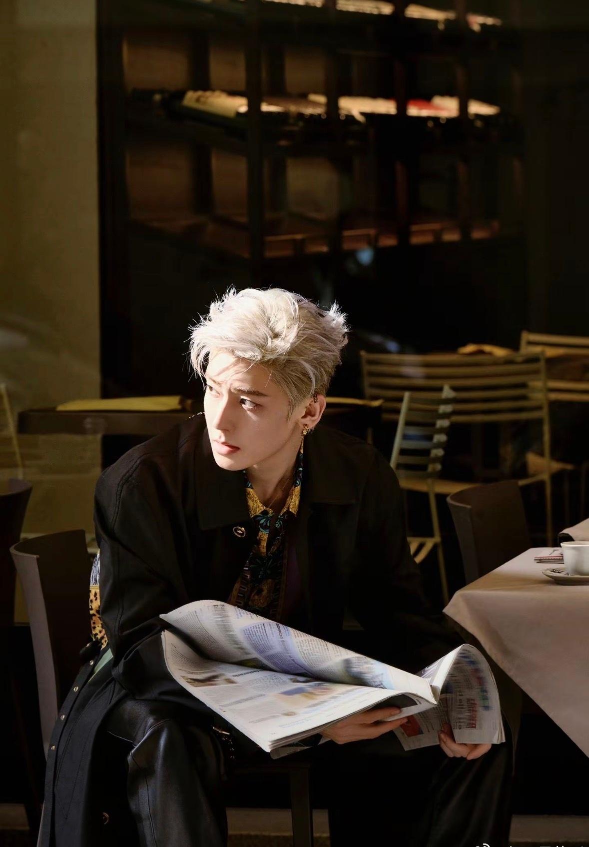 侯明昊 考古哥哥米兰时装周 太帅啦！侯明昊碧血蝉侯明昊赵远舟侯明昊 @侯明昊 韩