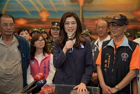 重拳出击！郑丽文亲赴金门，当众喊话痛斥赖清德，台下掌声响成一片。
8月23日，炮