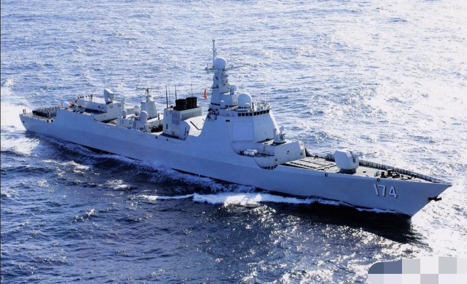 地点有玄机

中国海军合肥舰在南海巡航期间，
救助了一艘小船上的菲律宾渔民。
然