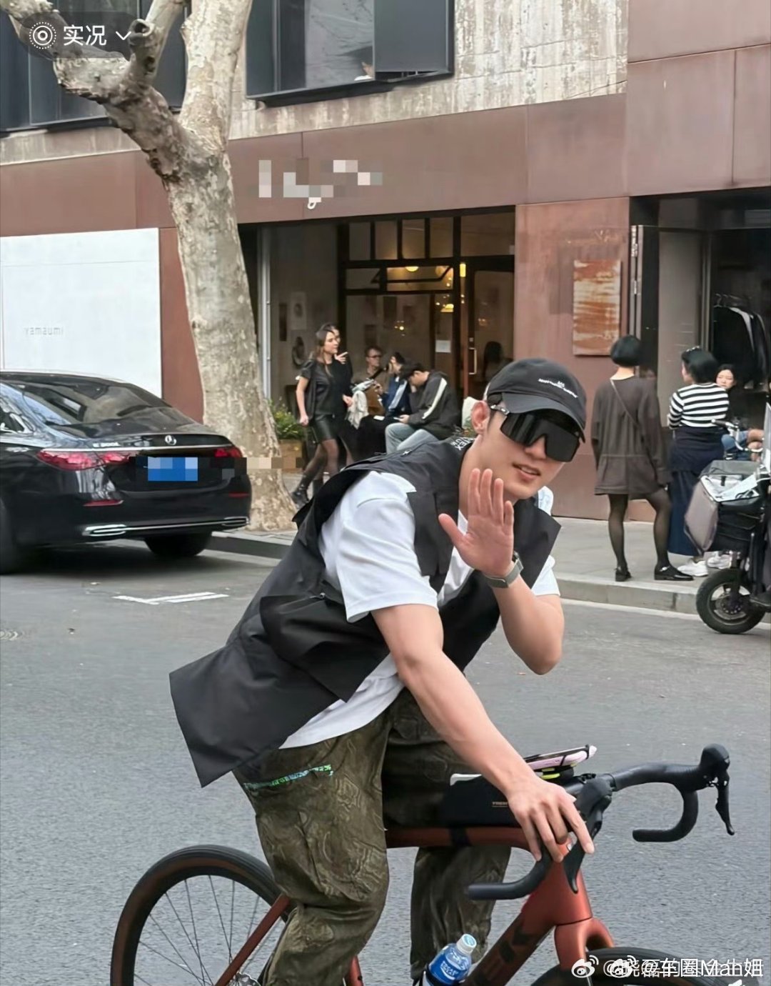黄景瑜自行车10万黄景瑜自己骑了这么久，头回知道自己的车值十万，属于是网友帮他升