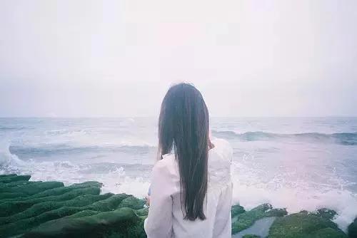 成年人的生活中谁不是充满失败与挫折？成功和收获只是偶然。

今天下班，在地铁里看